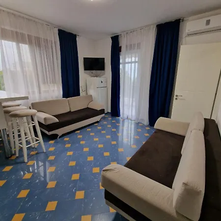 Seaside Durres Shkembi Zone Голем